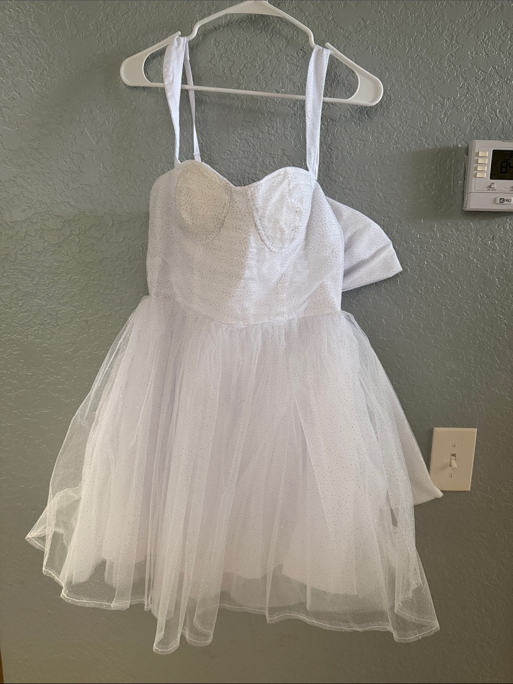 White Sparkle Dress W Detachable Bow Size 4